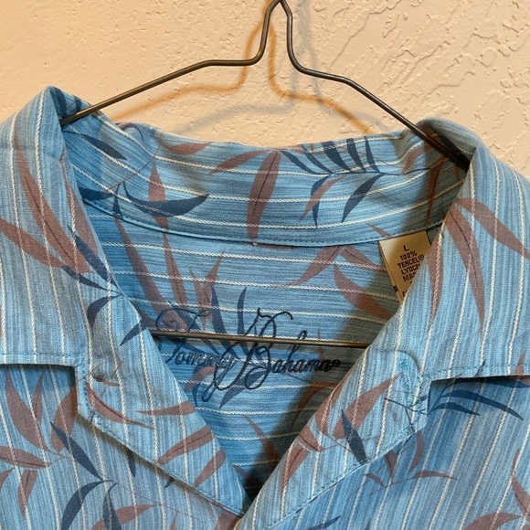Tommy Bahama large shirt - Picture 2 of 3